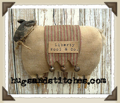 9036 - Grungy Sheep Ornie