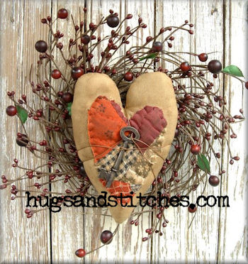 1026 - Grungy 10"  Heart & Key Wreath